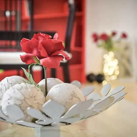 Апартаменты 5 Secret Escape Above *