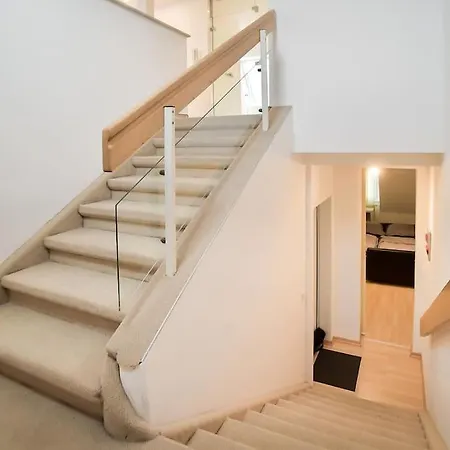 5 Secret Escape Above Апартаменты