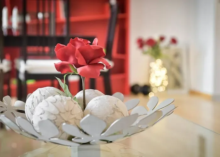 Апартаменты 5 Secret Escape Above *